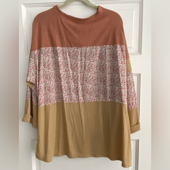 Gigio Plus Woman’s 2X Floral And Solid Boho Style Blouse - Picture 6 of 6